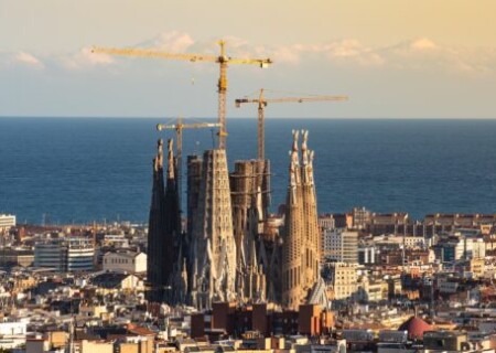 barcelona-sagrada-familia-spain-3960591-474x324