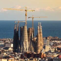 barcelona-sagrada-familia-spain-3960591-474x324